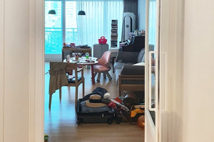 모던 아파트의 변신: 의정부시 초슬림스윙도어로 완성한 현관중문 인테리어 후기
